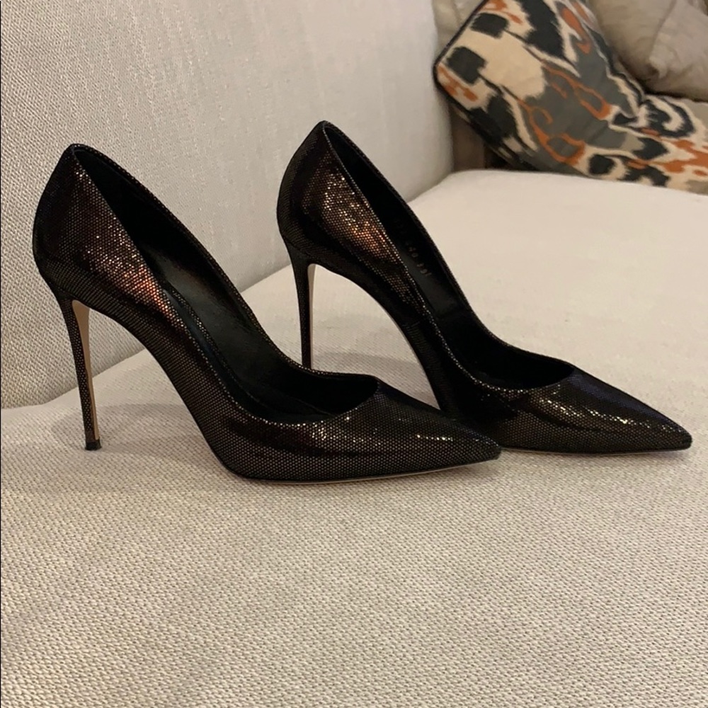 Casadei black shiny pumps